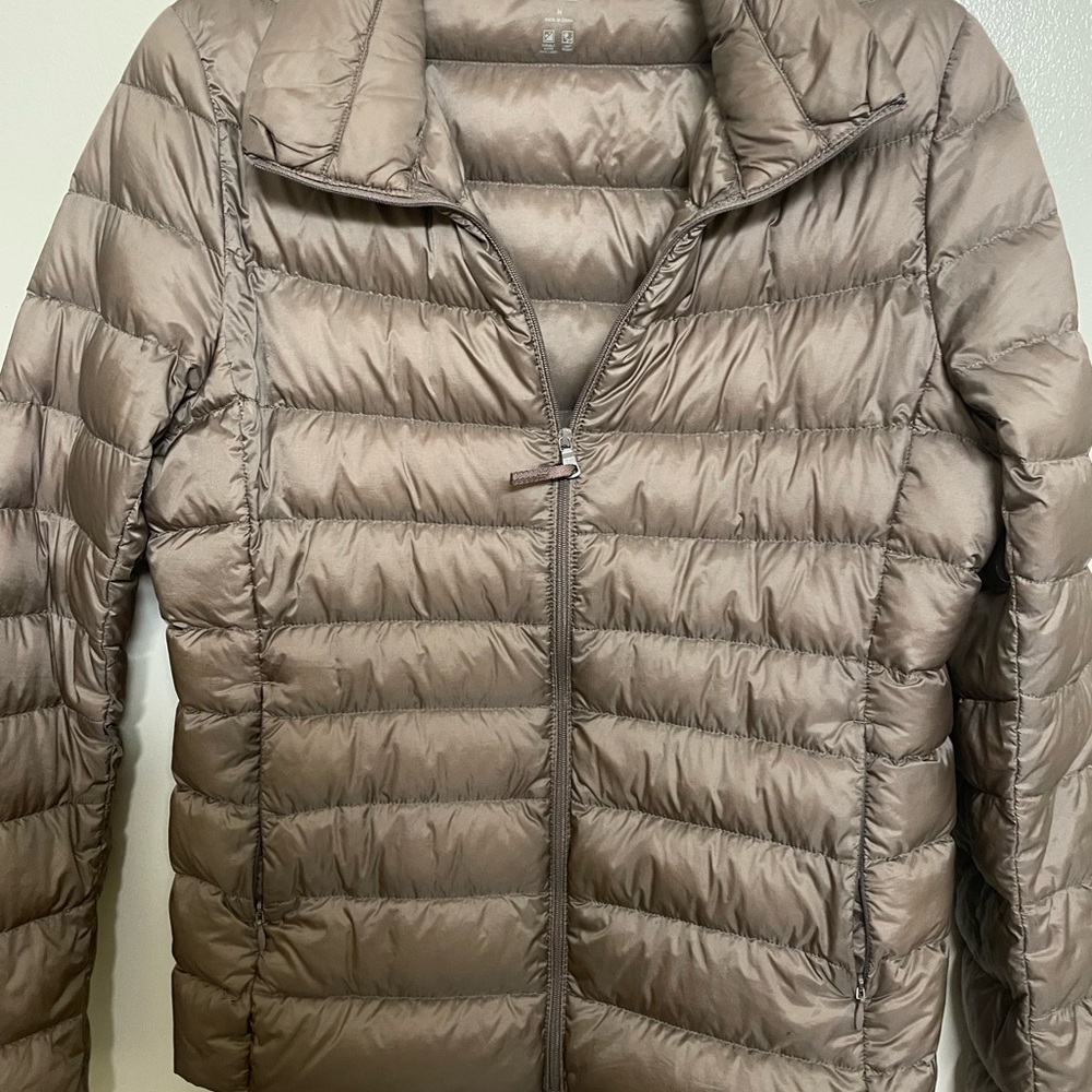 Uniqlo Women's Taupe/ Champagne Color Puffer Jacket